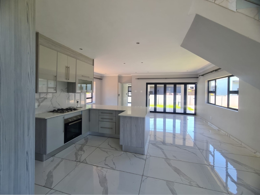 To Let 4 Bedroom Property for Rent in Melodie North West